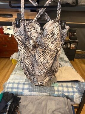 Apt. 9 Women's One-Piece Swimsuit in Neutral Snake Print